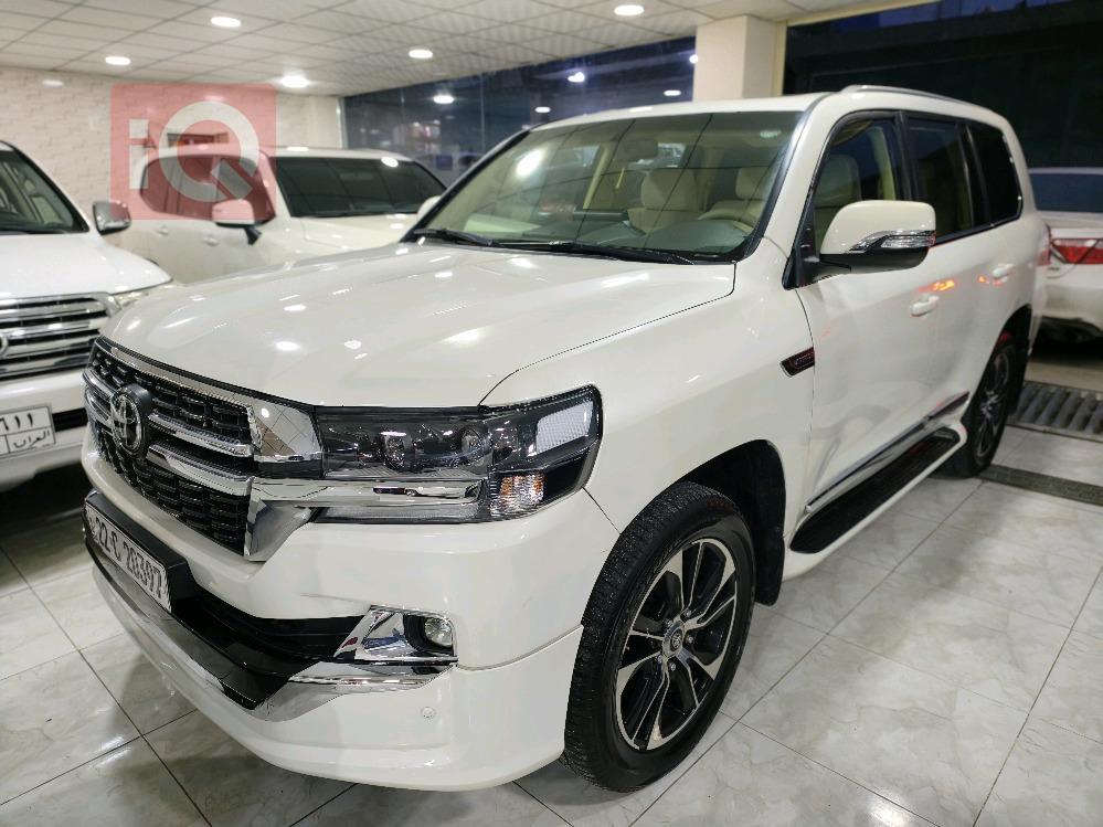 تويوتا لاندكروزر